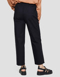 Details Straight Fit Leg Celana Panjang Wanita