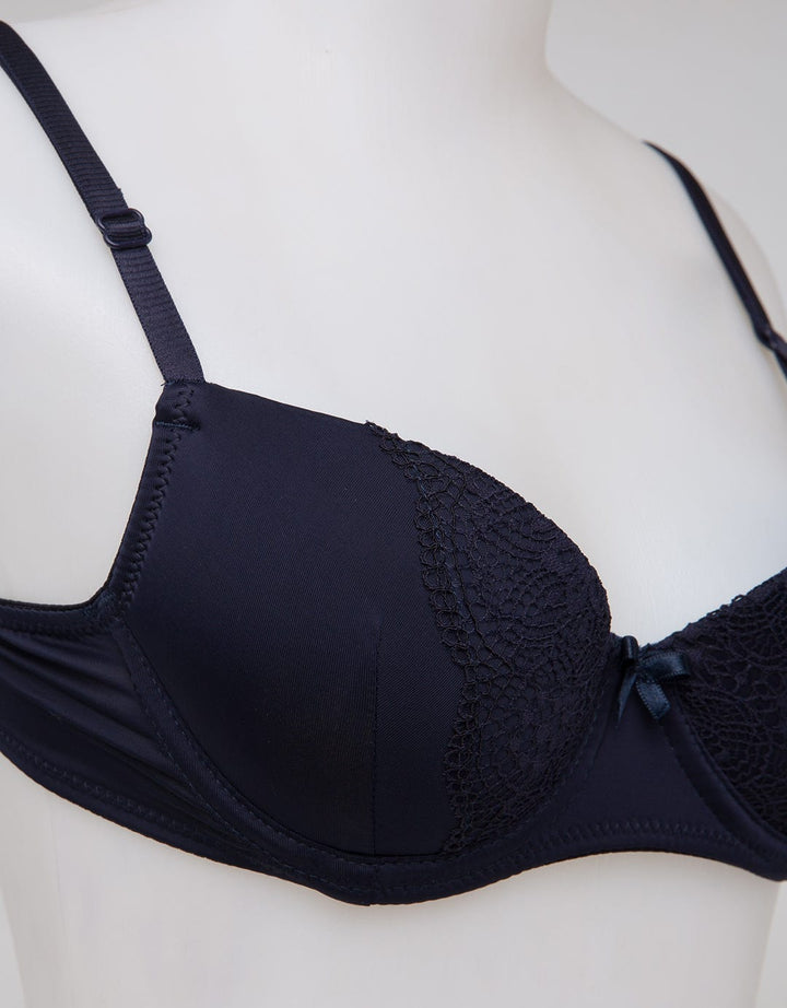 St. Yves Non Push Up Regular Bra Wire With Lace Simply