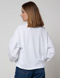 Details Young Wording Sweater Wanita