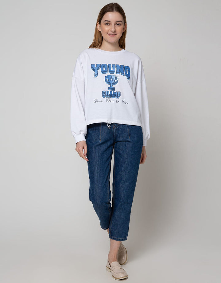 Details Young Wording Sweater Wanita