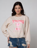 Details Young Wording Sweater Wanita