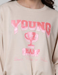 Details Young Wording Sweater Wanita