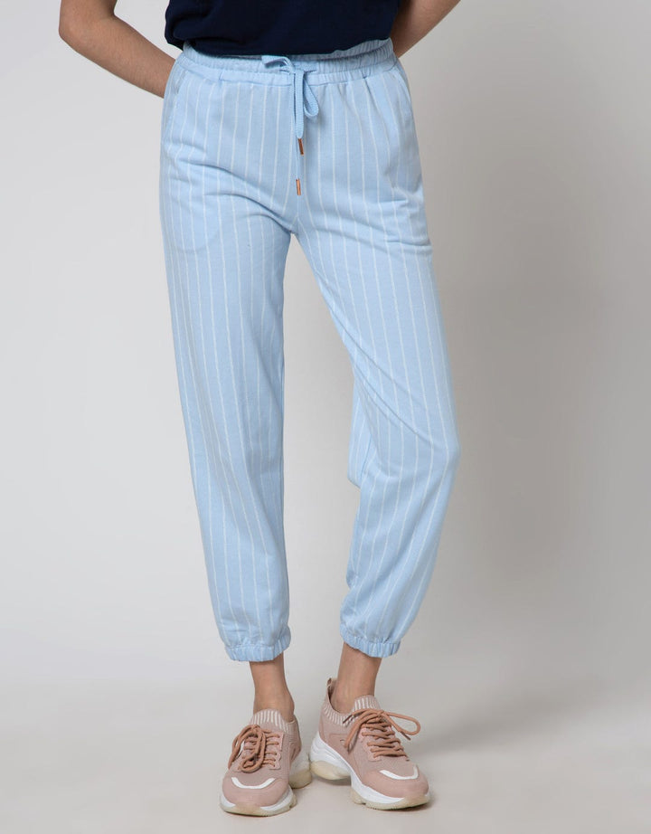 Details Stripe All Over Celana Panjang Wanita