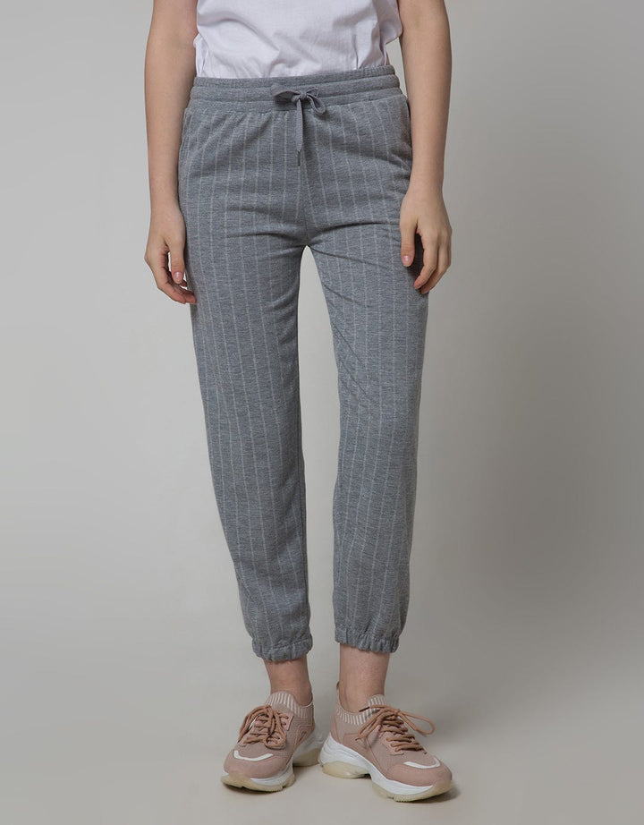 Details Stripe All Over Celana Panjang Wanita