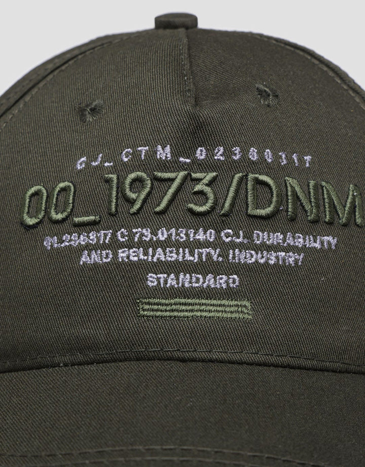 Cardinal Jeans Topi Pria