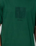Details Tencel Neck Kaos Pria