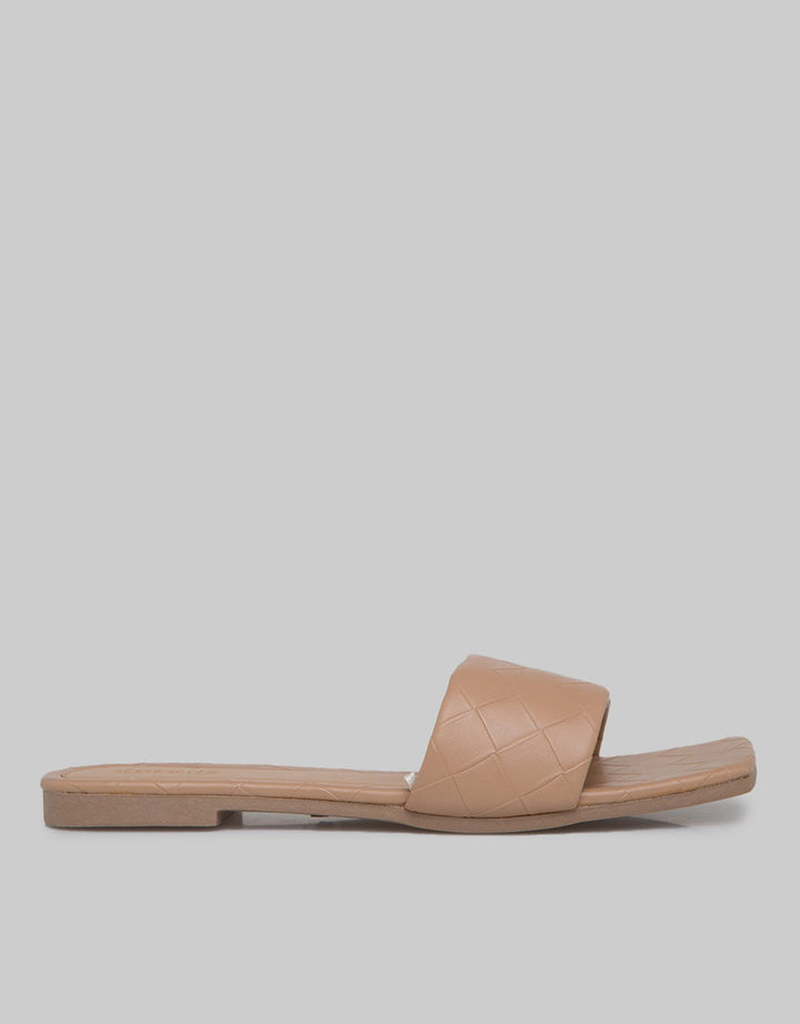 Details Quilt Big Strap Sandal Wanita