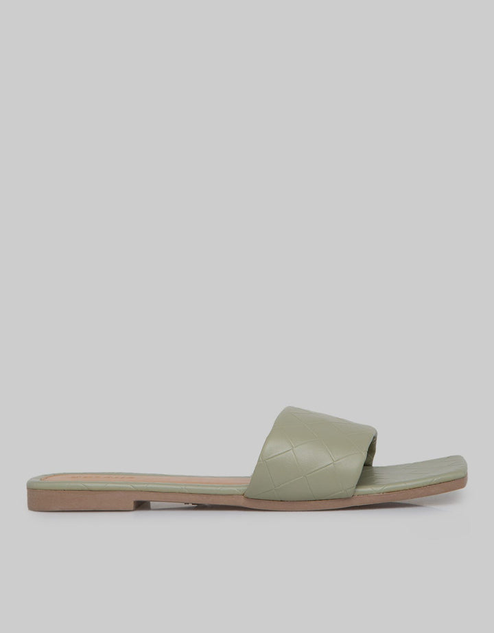 Details Quilt Big Strap Sandal Wanita