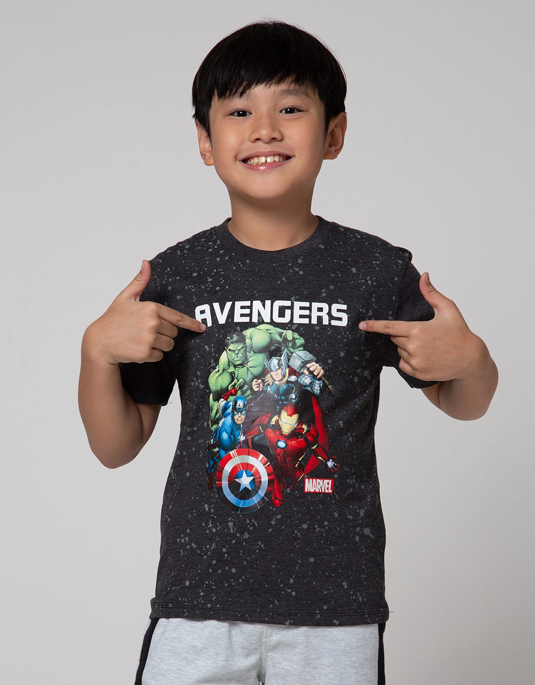 Marvel Short Sleeve T-Shirt Avenger Team 4 Heroes Splash