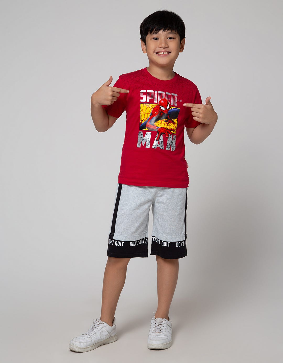 Marvel Short Sleeve T-Shirt Spiderman Crawl