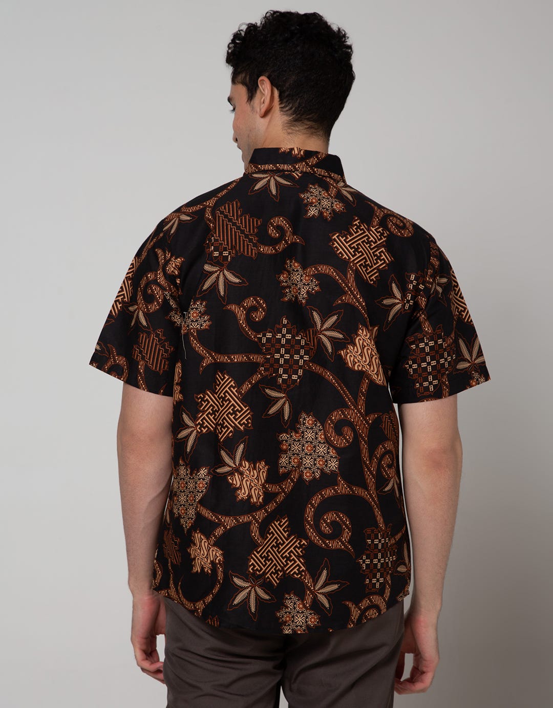 Adikusuma Batik Shirt Short Sleeve Leaf Filled