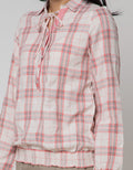 Triset Ladies Plaid Wrinkle Blouse Wanita