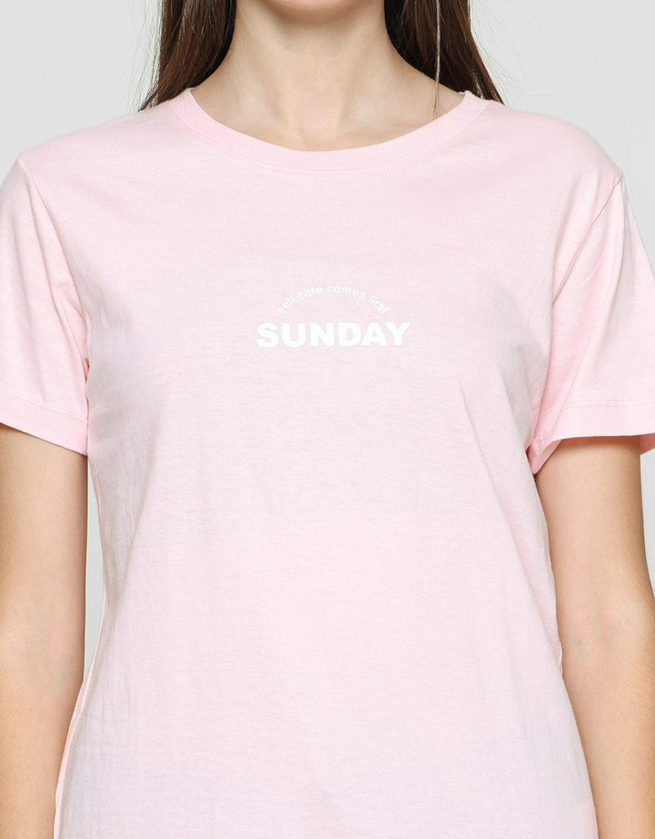 Cardinal Sunday Print Kaos Casual Wanita