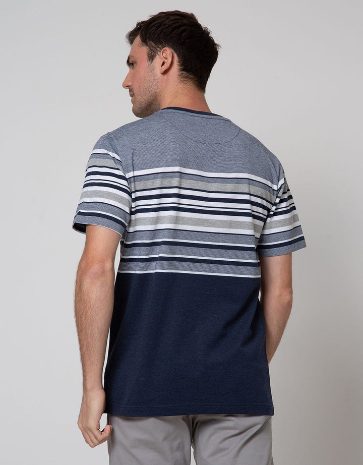 Cole Stripe End Chest Kaos Pria