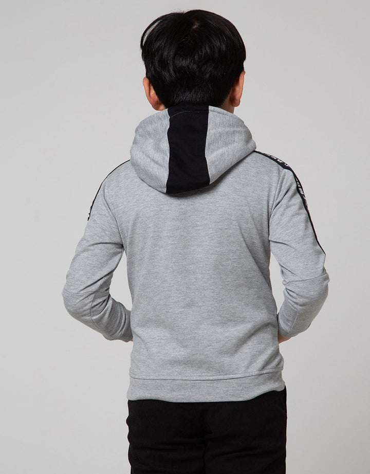 Marvel Sweater Avenger Logo Tengah