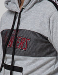 Marvel Sweater Avenger Logo Tengah