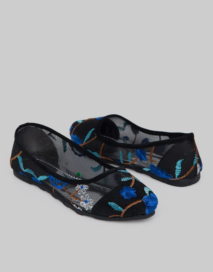 Yongki Komaladi Flat Shoes