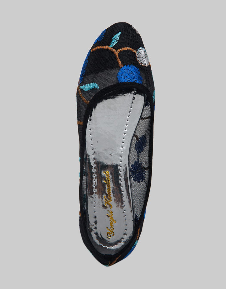 Yongki Komaladi Flat Shoes
