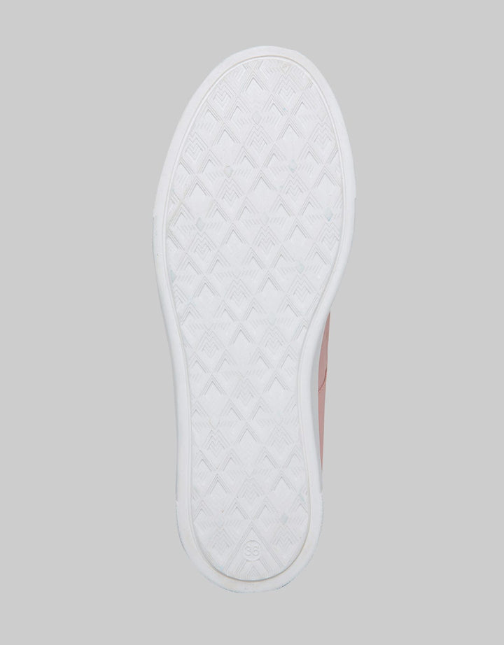Yongki Komaladi Olhto Sepatu Wanita