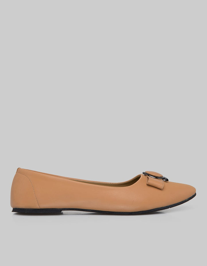 Yongki Komaladi Flat Shoes