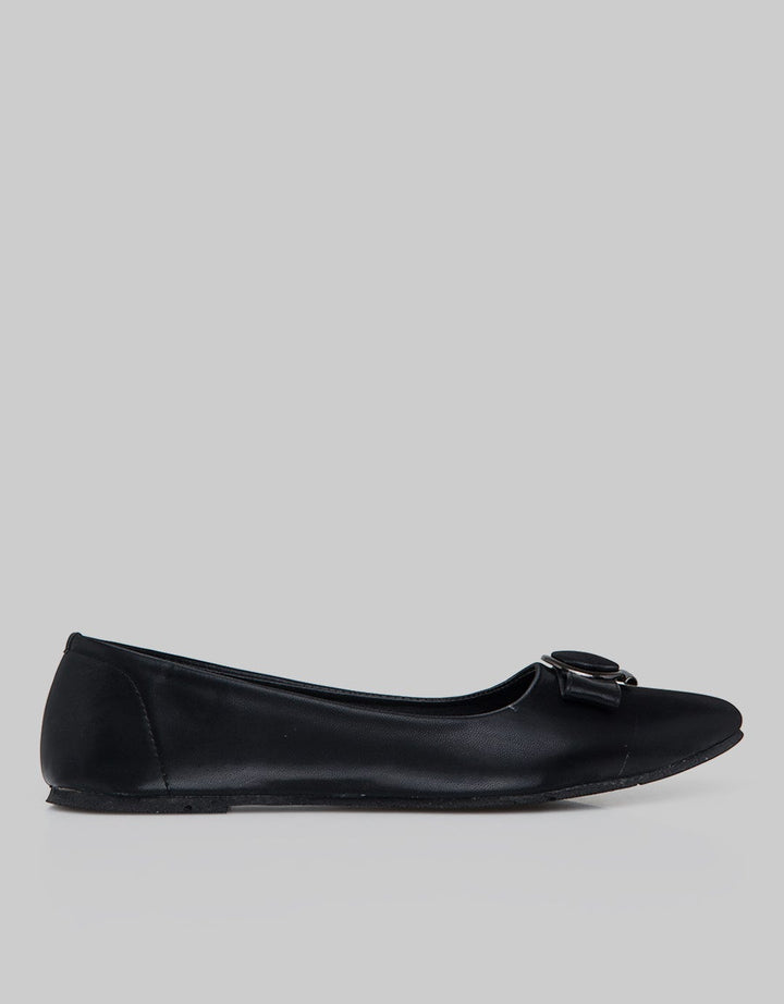 Yongki Komaladi Flat Shoes