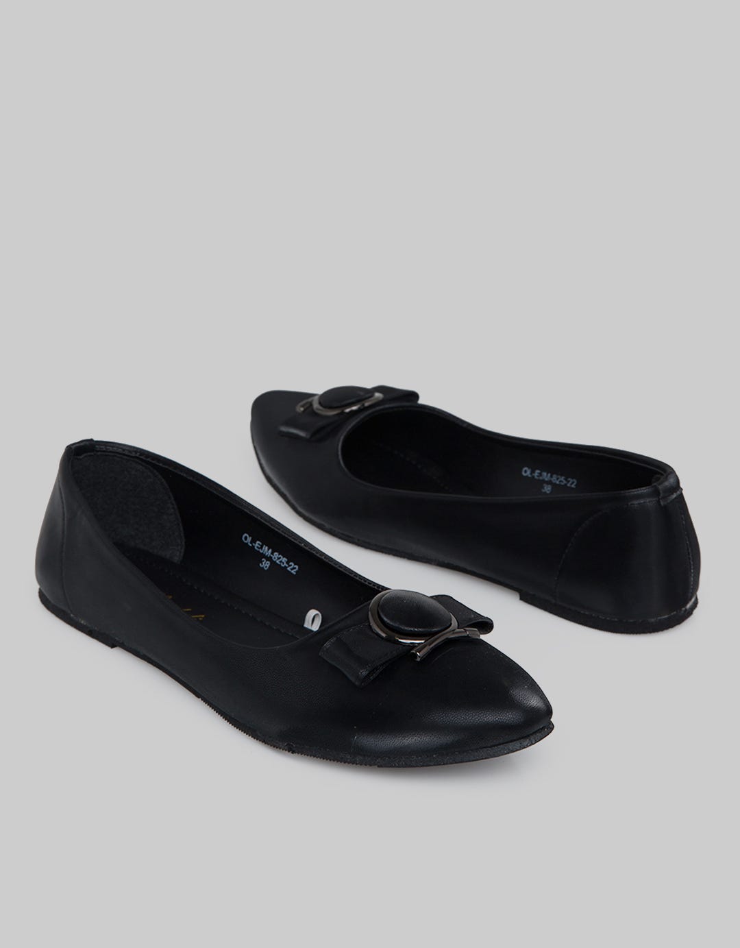 Yongki Komaladi Flat Shoes