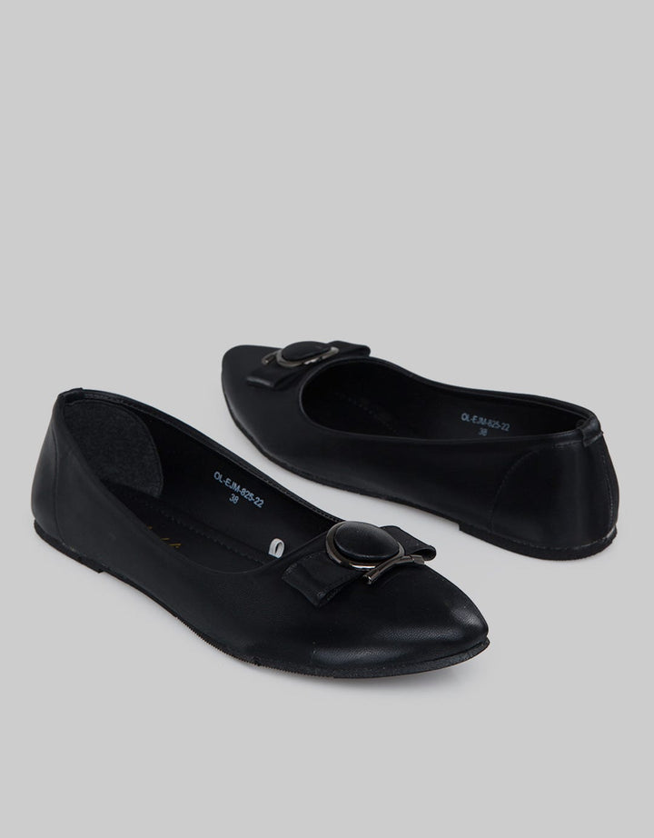Yongki Komaladi Flat Shoes