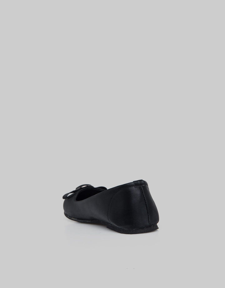 Yongki Komaladi Flat Shoes