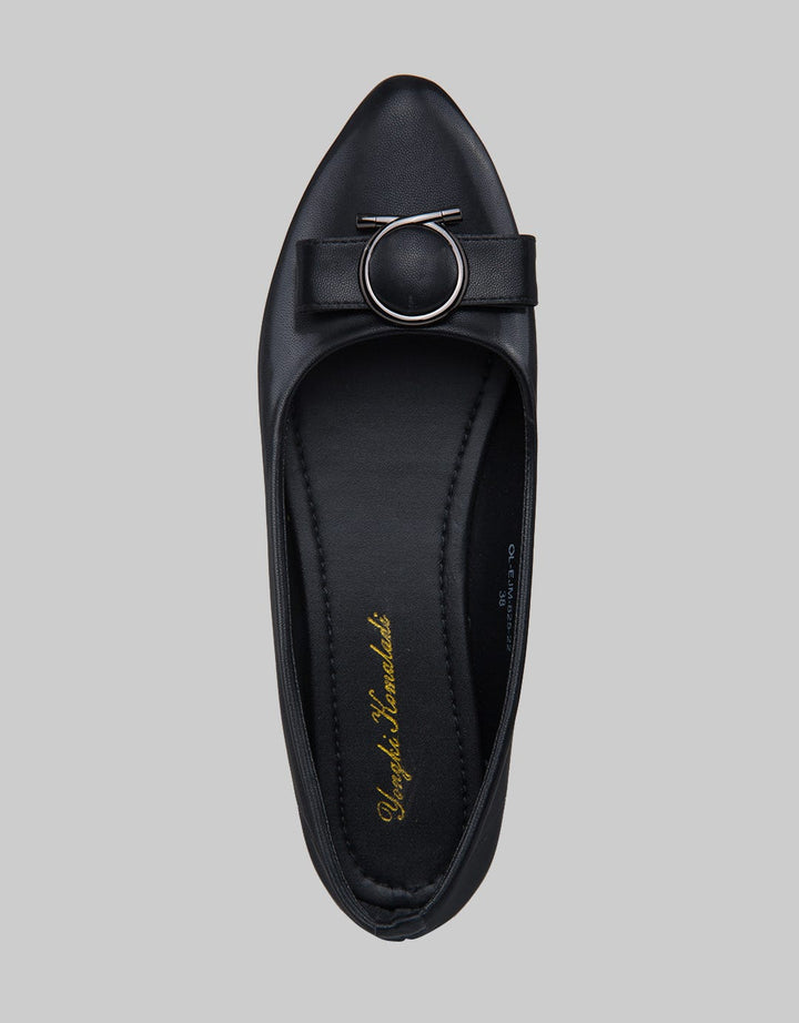Yongki Komaladi Flat Shoes