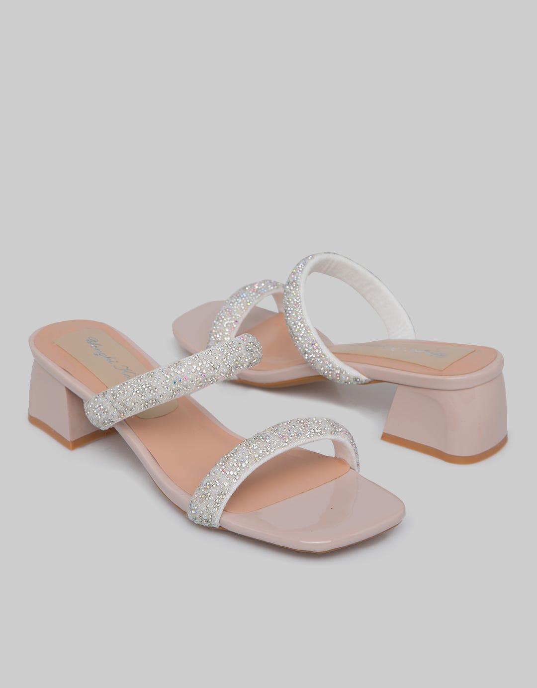 Yongki Komaladi Wekkend Sandal Heels Wanita