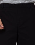 Details Twilly Karet Celana Pendek Pria
