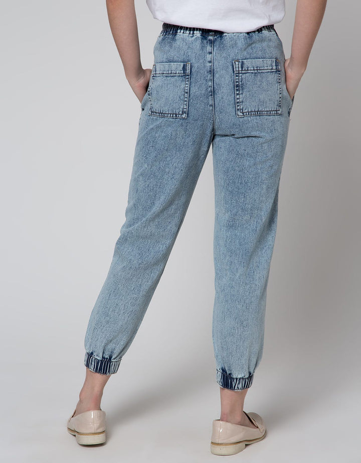 Nevada Balon Cut Sewn Celana Jogger Denim