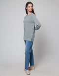 Connexion Sabrina Neck Kaos Wanita