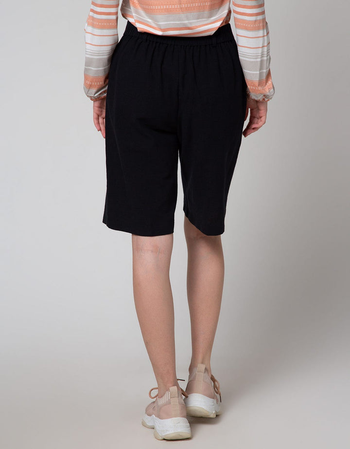 Connexion Bermuda Pants Plain Look