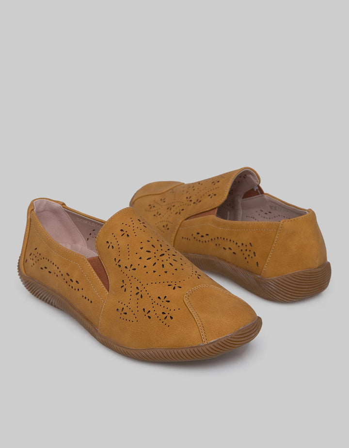 Cardinal Arabella 5 Women Sneakers