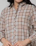 Triset Ladies Checks Print Blouse Wanita