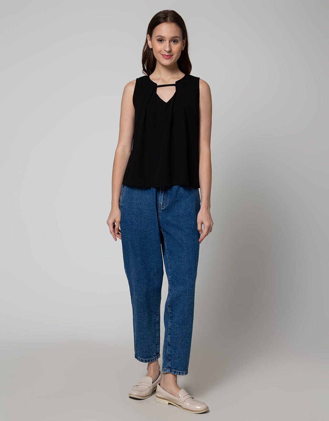 Details Elastic Waist Celana Denim Wanita