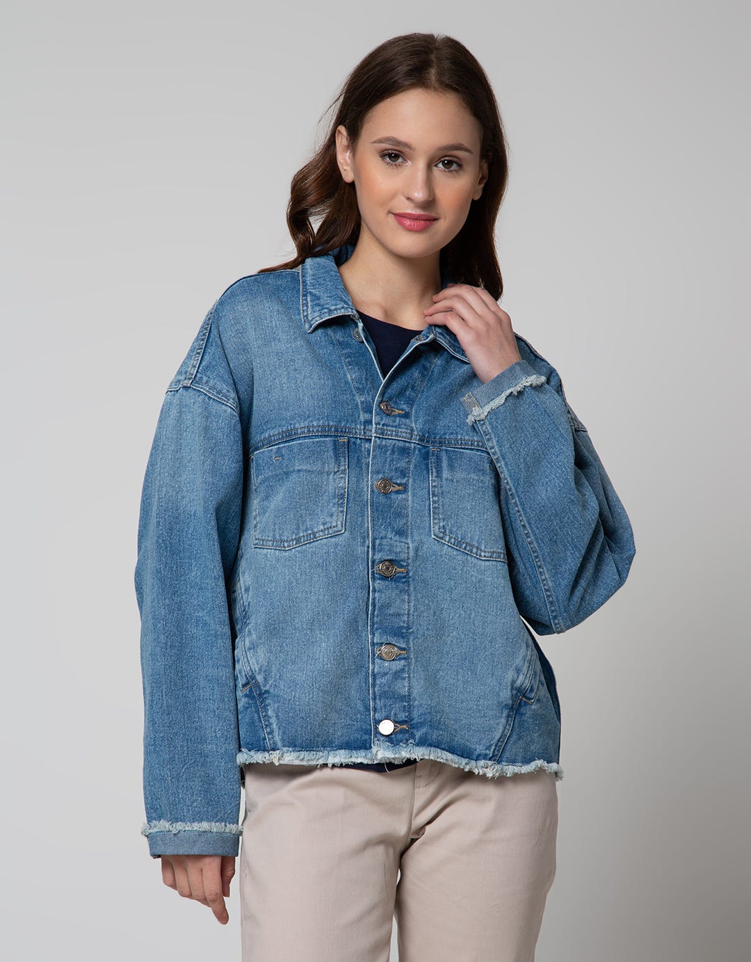 Details Front Flap Pocket Denim Jaket Wanita