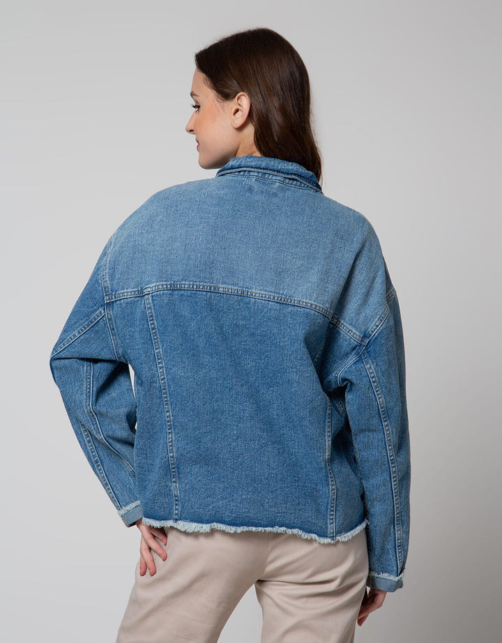 Details Front Flap Pocket Denim Jaket Wanita