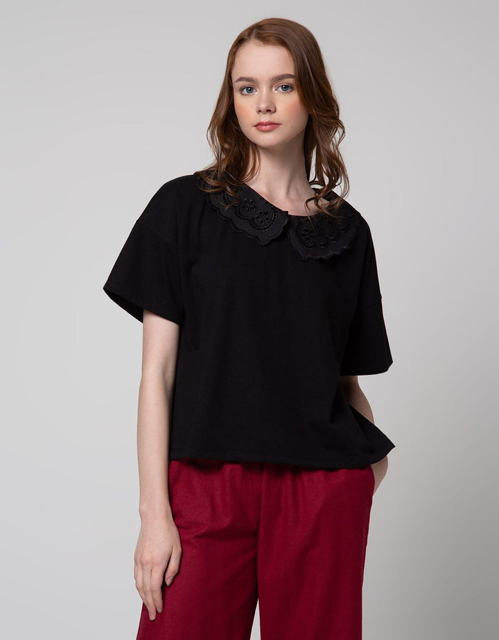 Details Blouse Jersey With Embro Applique At Peter Pan Co