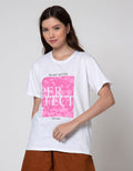 Details Perfect Wording Kaos Casual Wanita