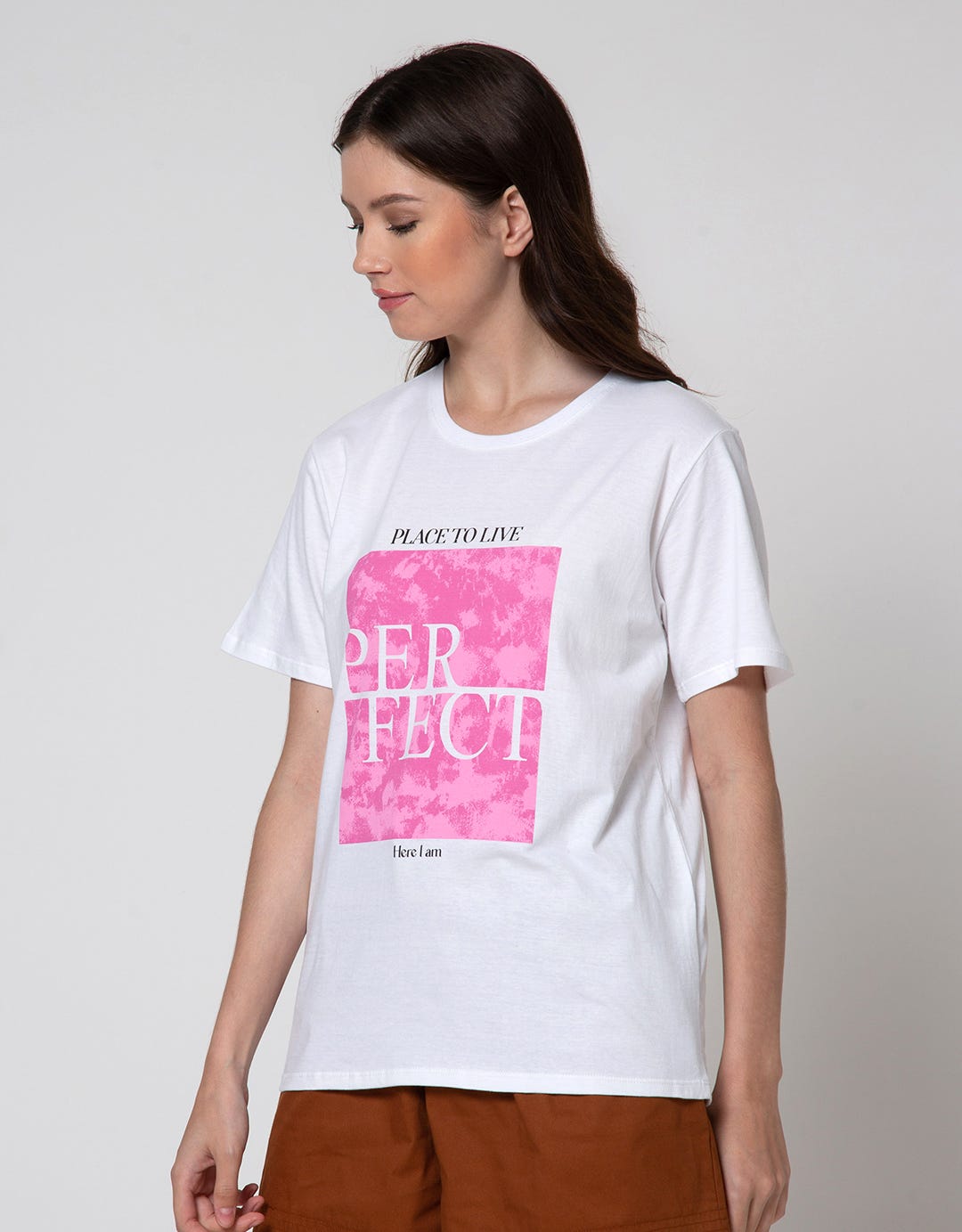 Details Perfect Wording Kaos Casual Wanita