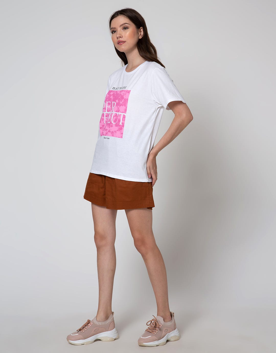 Details Perfect Wording Kaos Casual Wanita