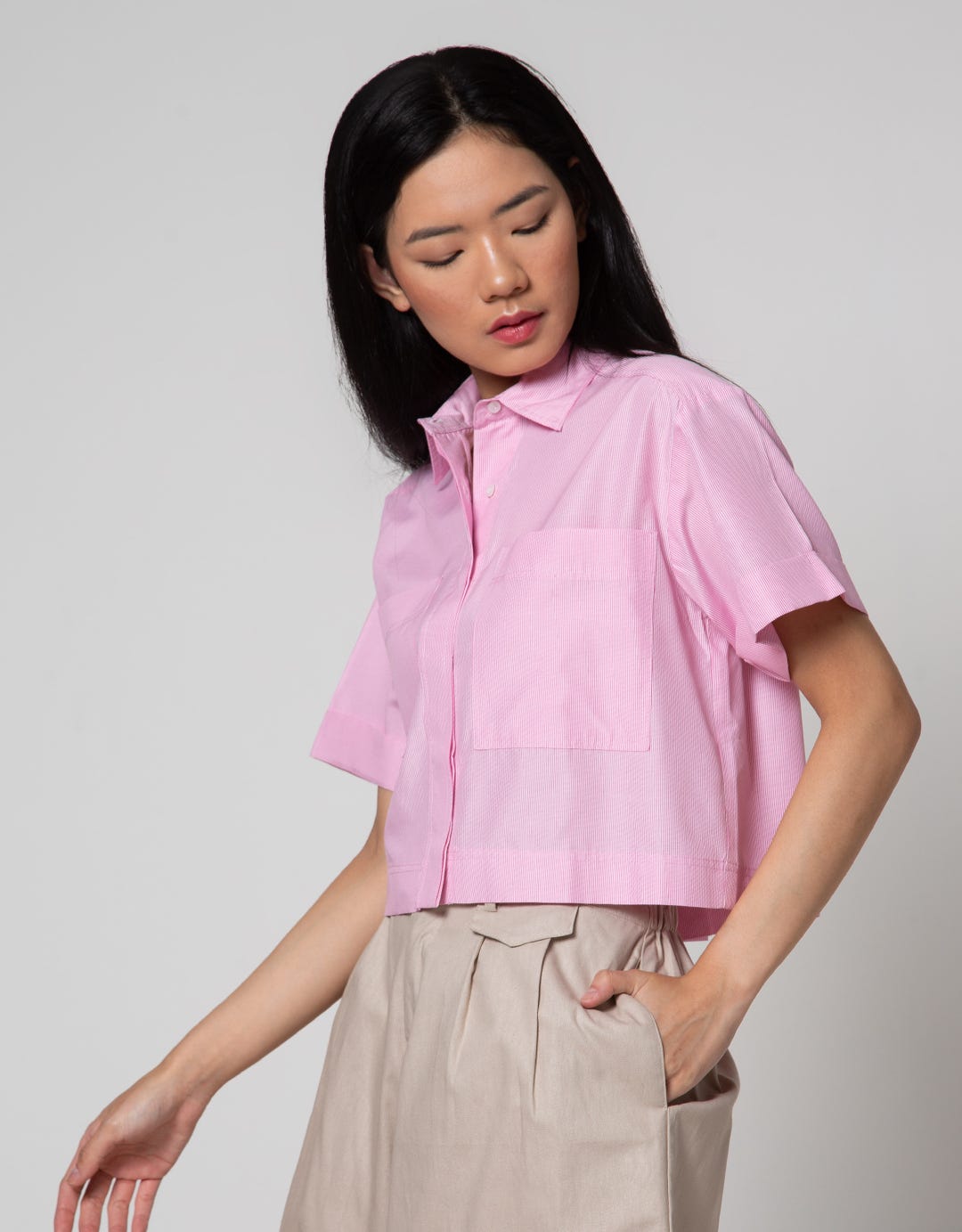 Details Front Pocket Women's Crop Shirt