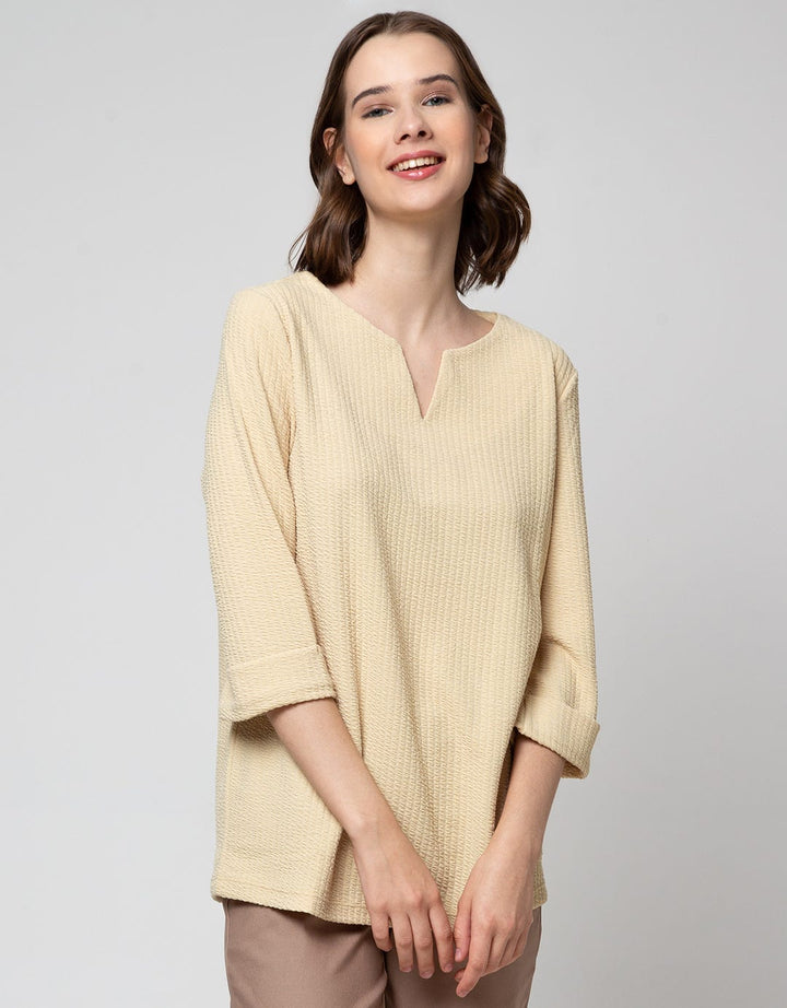 St. Yves Texture Knit Kaos Wanita