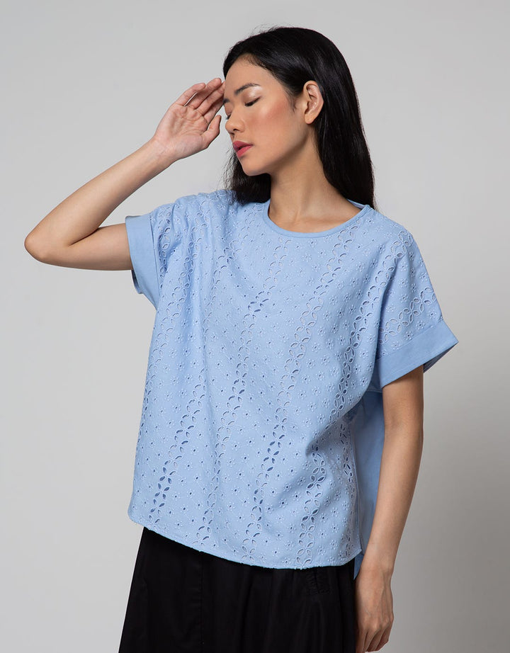 St. Yves Eyelet Rollup Blouse Wanita