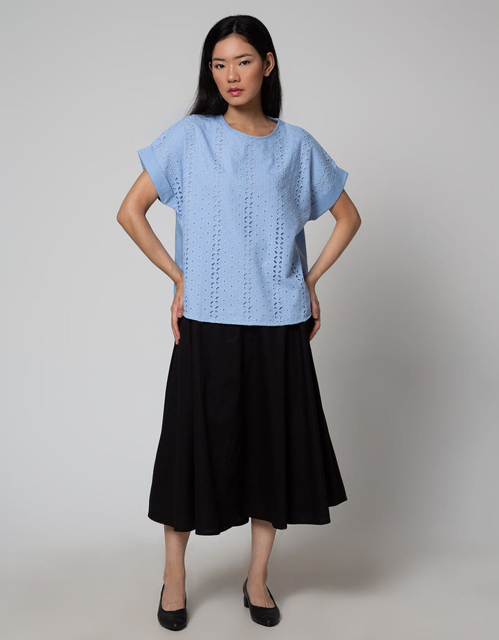 St. Yves Eyelet Rollup Blouse Wanita