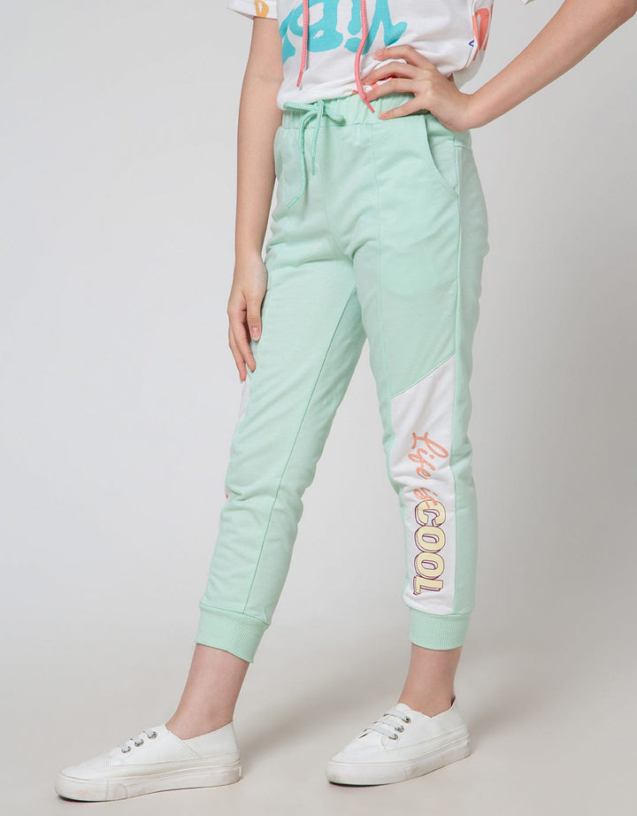 Aero Nice Smile Jogger Anak Perempuan