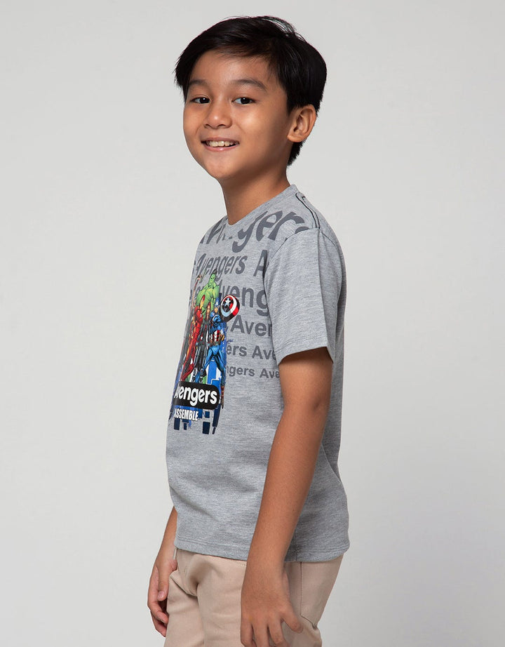 Marvel T-Shirt Avengers Team Tulisan Background