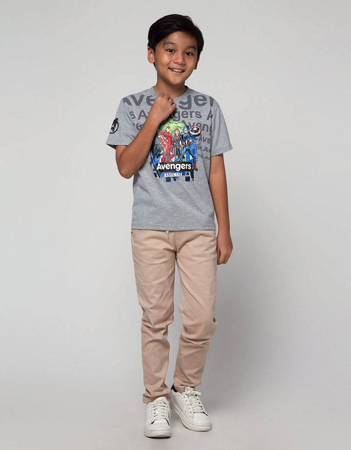 Marvel T-Shirt Avengers Team Tulisan Background